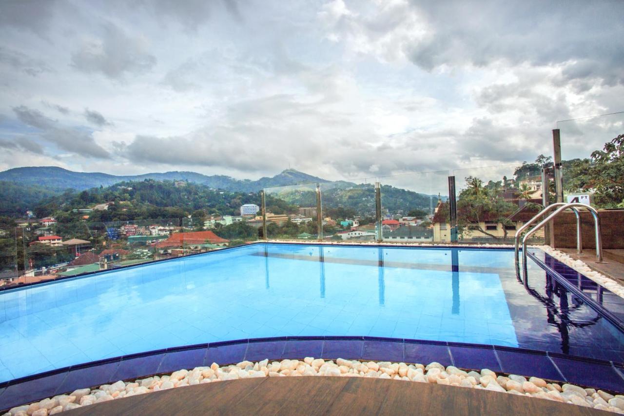Sevana City Hotel Kandy Exterior photo